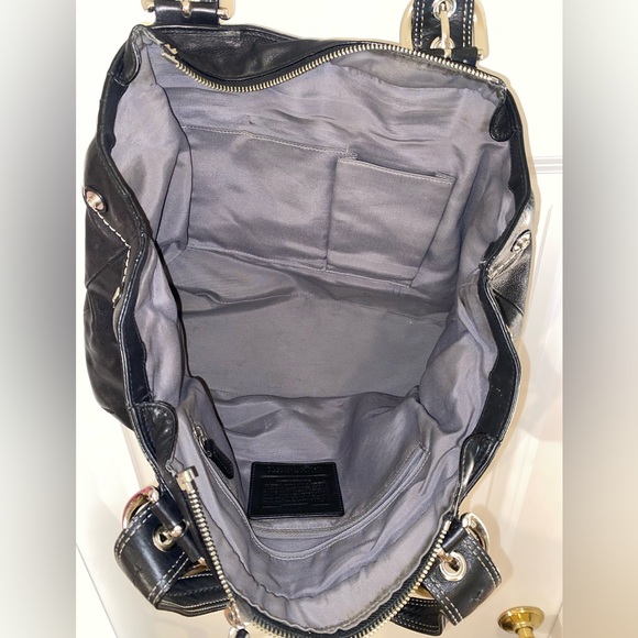 COACH SOHO PLEATED BLACK LEATHER SHOULDER BAG SHOPPER TOTE. Zips like a jacket. - Picture 7 of 12